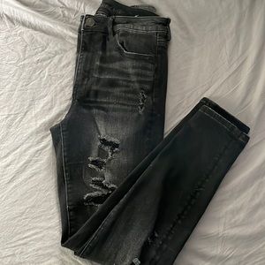 American Eagle distressed black denim jeans size 8 short
